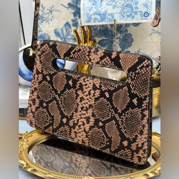 🆕 OROTON 🧿 NWOT Stella Texture Large Clutch, Sand Texture - Picture 8 of 16